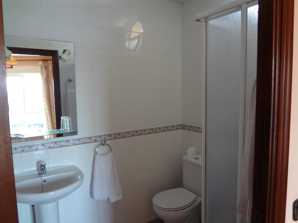 Hostal San Pedro Sanlucar la Mayor Room photo