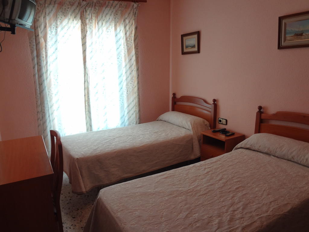 Hostal San Pedro Sanlucar la Mayor Room photo