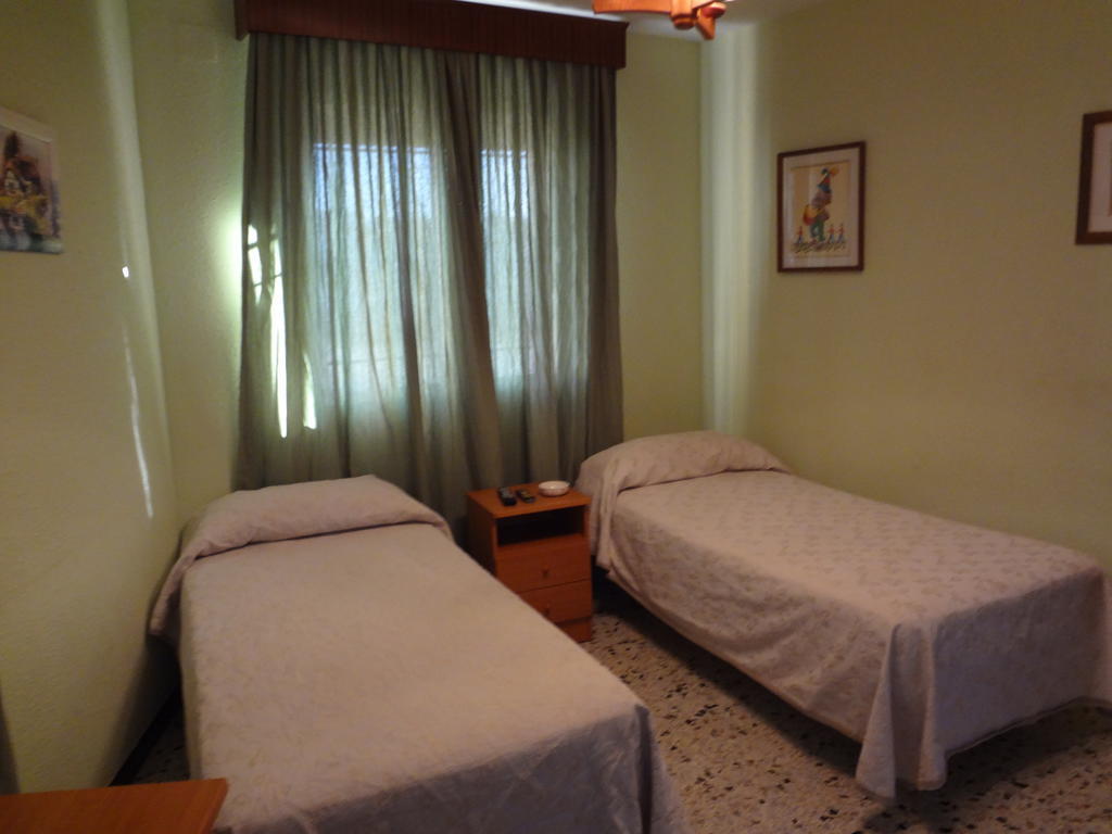 Hostal San Pedro Sanlucar la Mayor Room photo