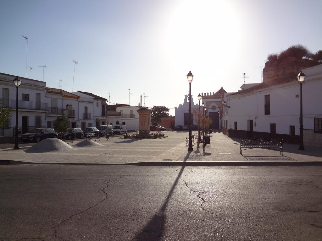 Hostal San Pedro Sanlucar la Mayor Exterior photo